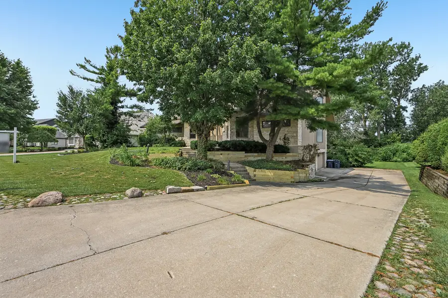 8420 Evergreen Lane, Darien, IL 60561 - #3