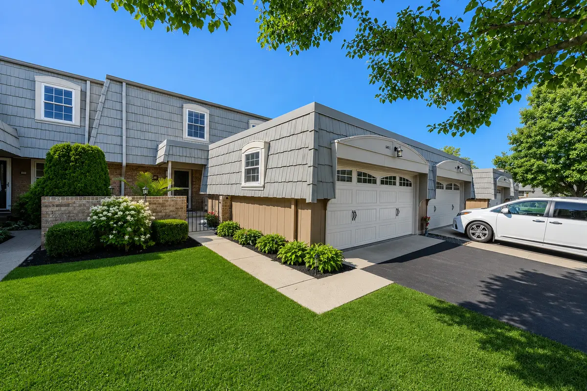 660 Versailles Circle #E, Elk Grove Village, IL 60007 - #1