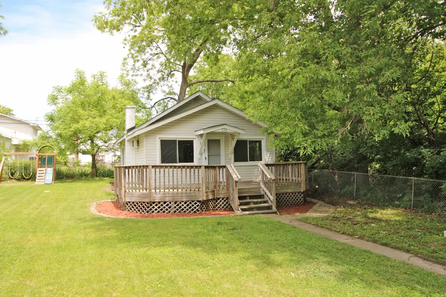 338 E Lakeview Avenue, Round Lake Beach, IL 60073 - #3