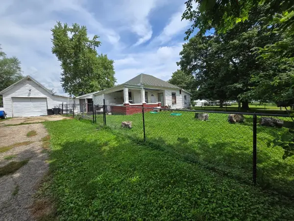 500 1st Street, Yates City, IL 61572