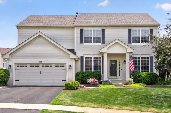 929 Oxford Court, Pingree Grove, IL 60140