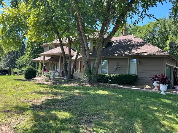 7701 Old Post Road, Crystal Lake, IL 60014