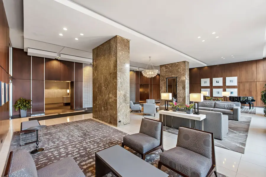 655 W Irving Park Road #2008, Chicago, IL 60613 - #3