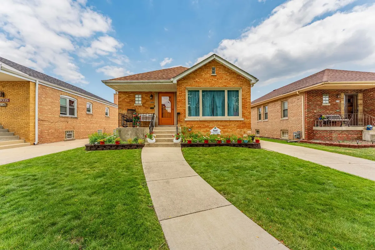 9327 S Avers Avenue, Evergreen Park, IL 60805 - #1