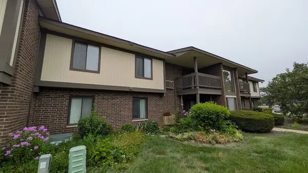 596 Somerset Lane #7, Crystal Lake, IL 60014