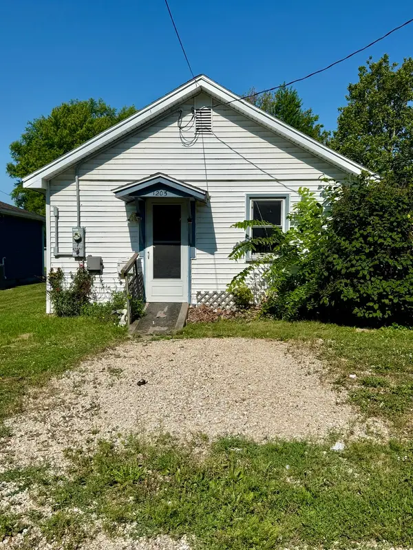 1205 K Avenue, Sterling, IL 61081