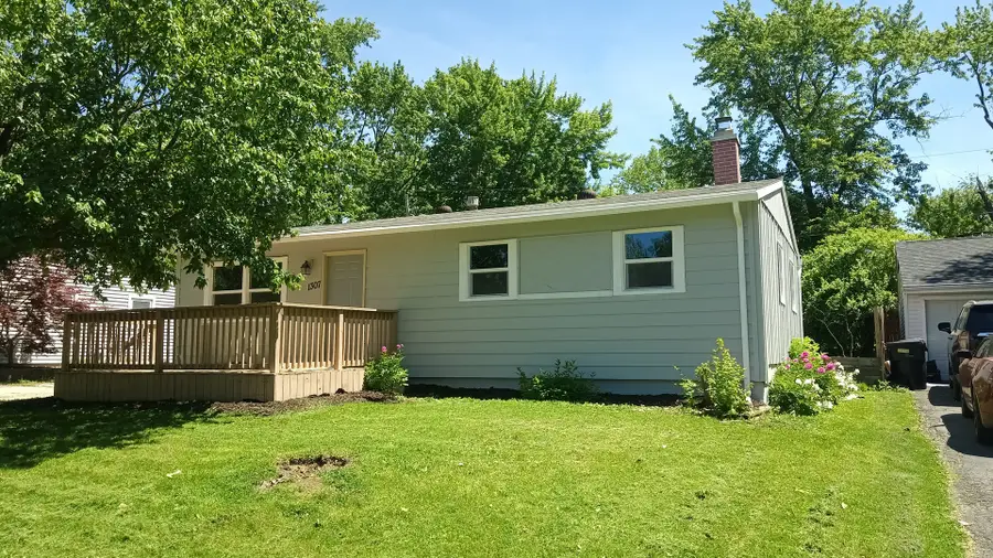 1307 Glenwood Road, Bloomington, IL 61704 - #3
