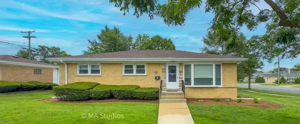 4256 Golf Road, Skokie, IL 60076