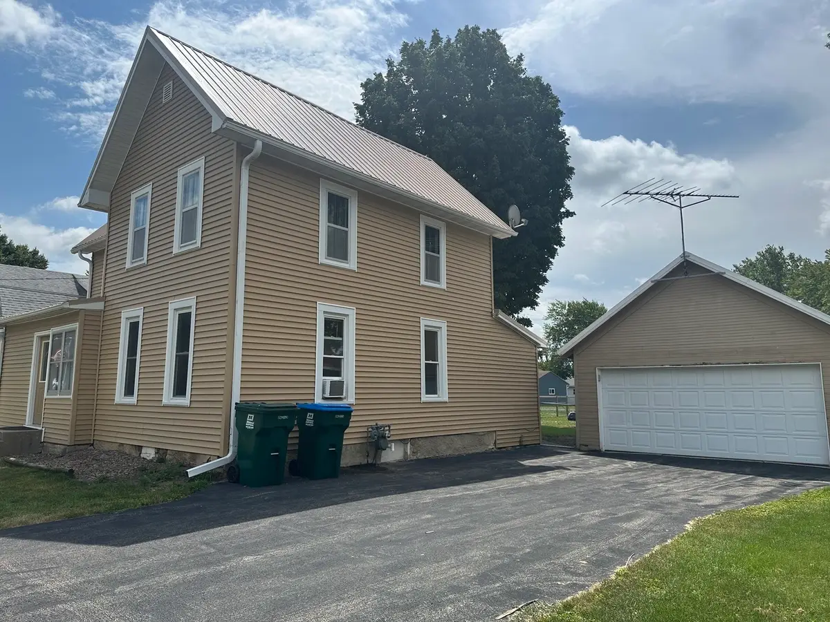 17 W Old Mill Street, Milledgeville, IL 61051 - #1