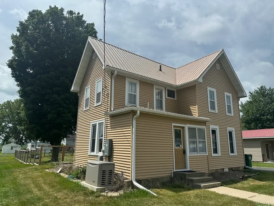 17 W Old Mill Street, Milledgeville, IL 61051 - #3