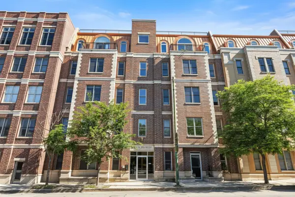2618 W Diversey Avenue #402, Chicago, IL 60647
