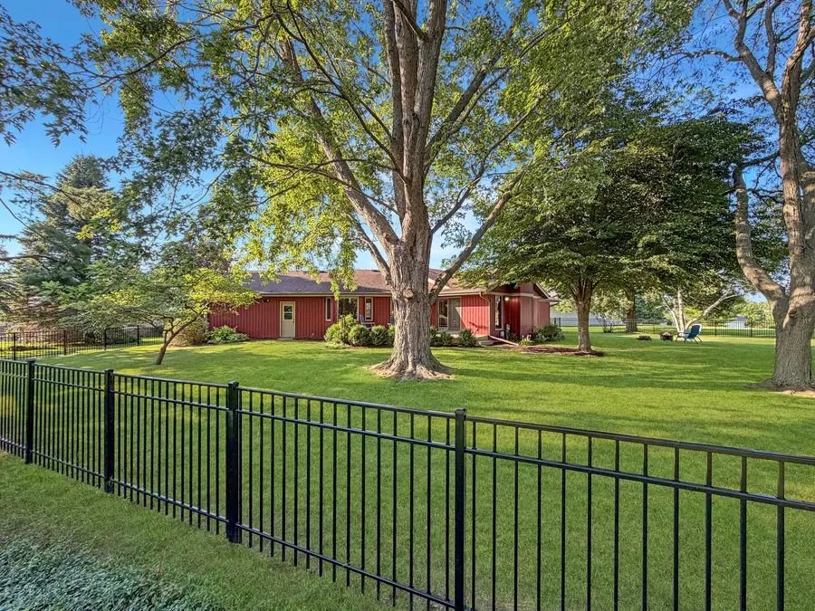 829 Sutton Place, Freeport, IL 61032 - #2