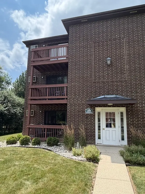 1000 Spruce Street #1A, Glendale Heights, IL 60139