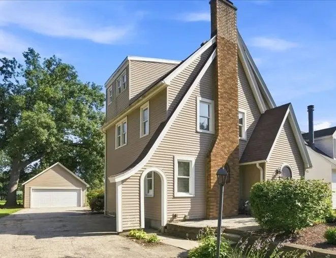 321 Woodward Avenue, Geneva, IL 60134 - #1