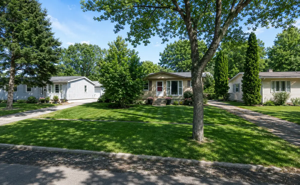 1108 S 10th Avenue, Saint Charles, IL 60174 - #1