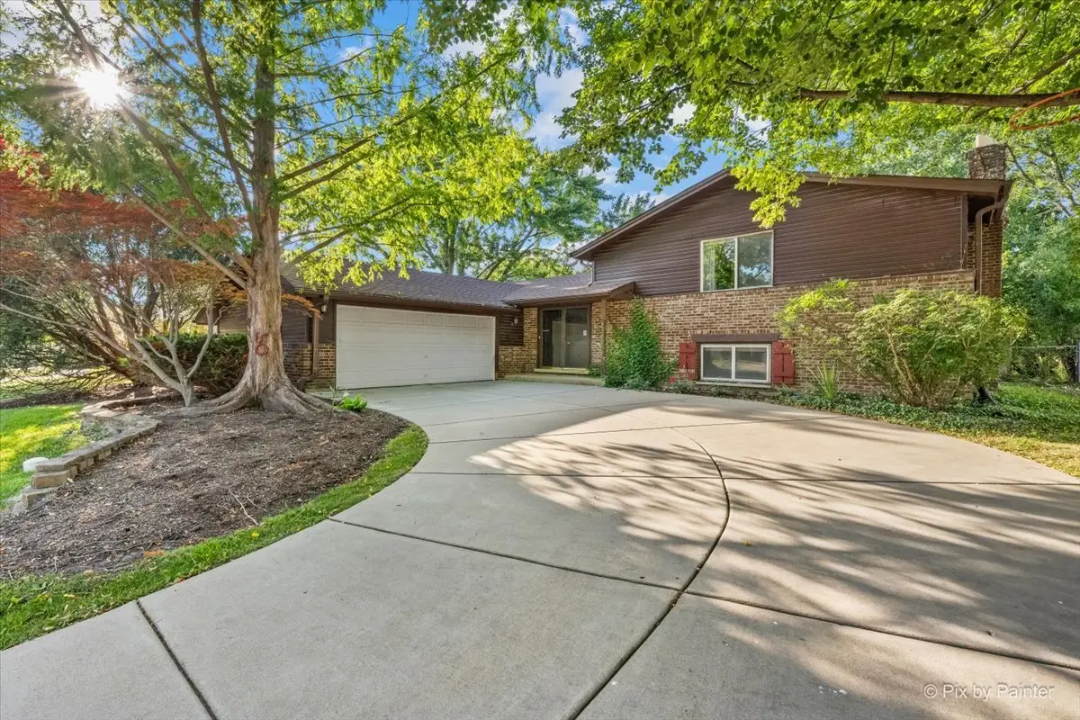 602 E Hackberry Drive, Arlington Heights, IL 60004 - #1