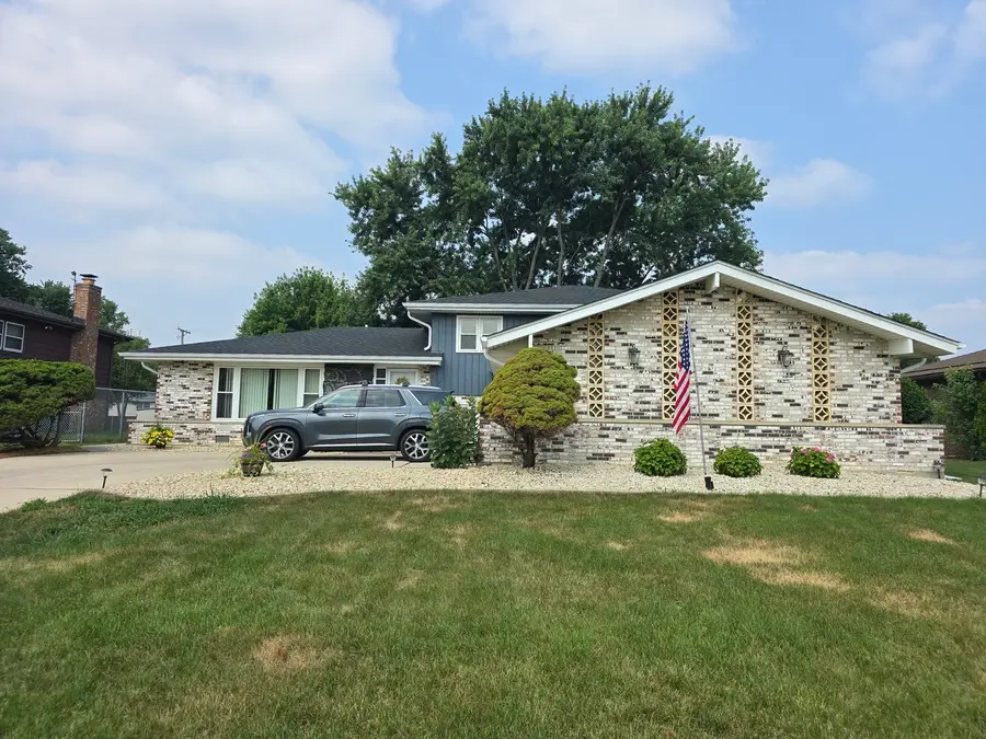 7014 Wilcox Avenue, Darien, IL 60561 - #3
