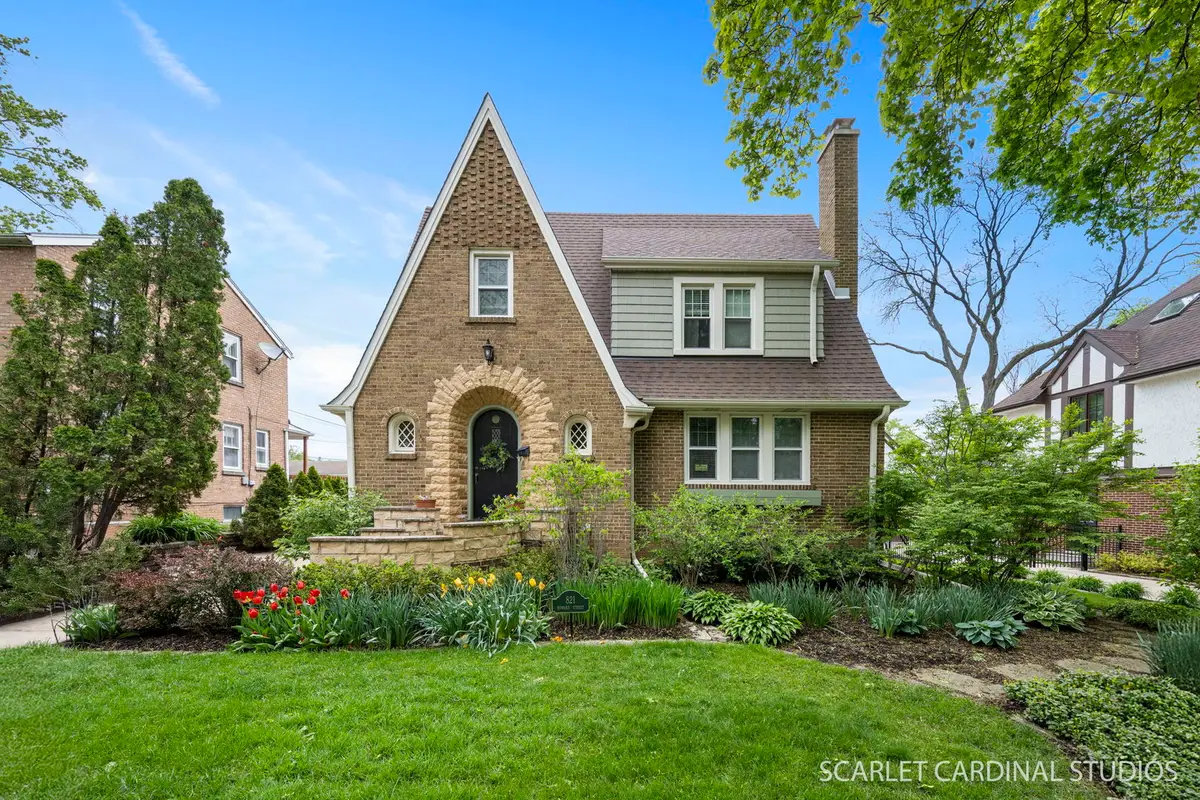 821 Howard Street, Wheaton, IL 60187 - #1