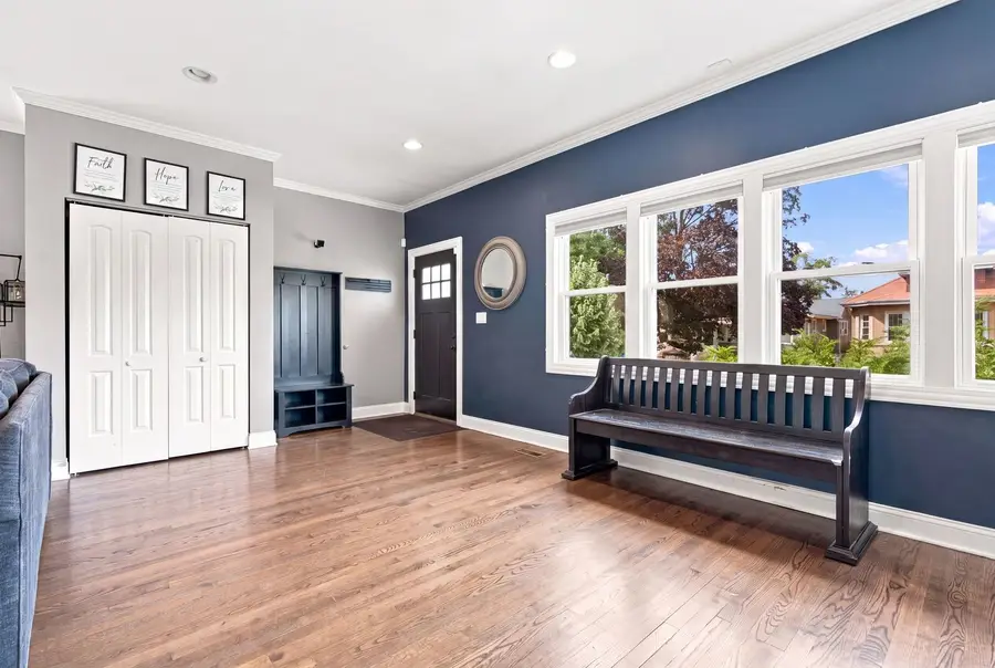 5337 W Barry Avenue, Chicago, IL 60641 - #3