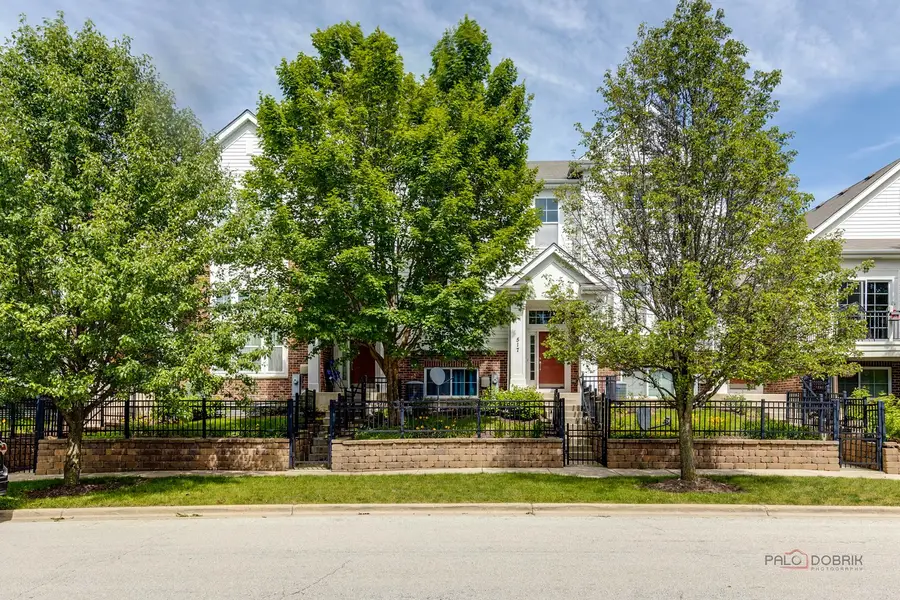 533 Plaza Place, Aurora, IL 60504 - #2
