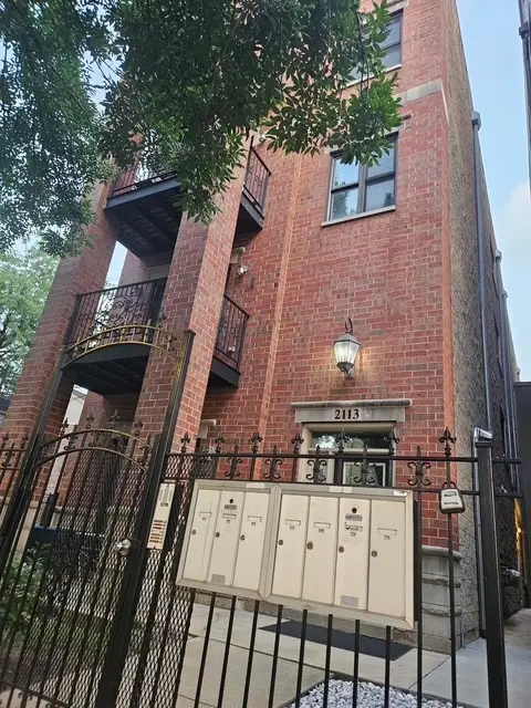 2113 W Gladys Avenue #2S, Chicago, IL 60612