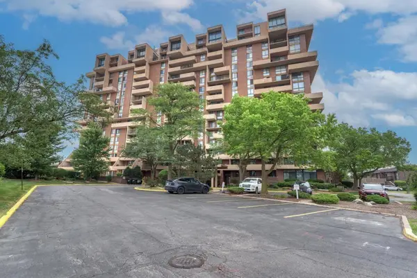 465 W Dominion Drive #204, Wood Dale, IL 60191