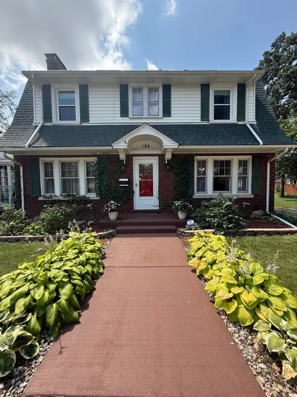 186 N Du Bois Avenue, Elgin, IL 60123