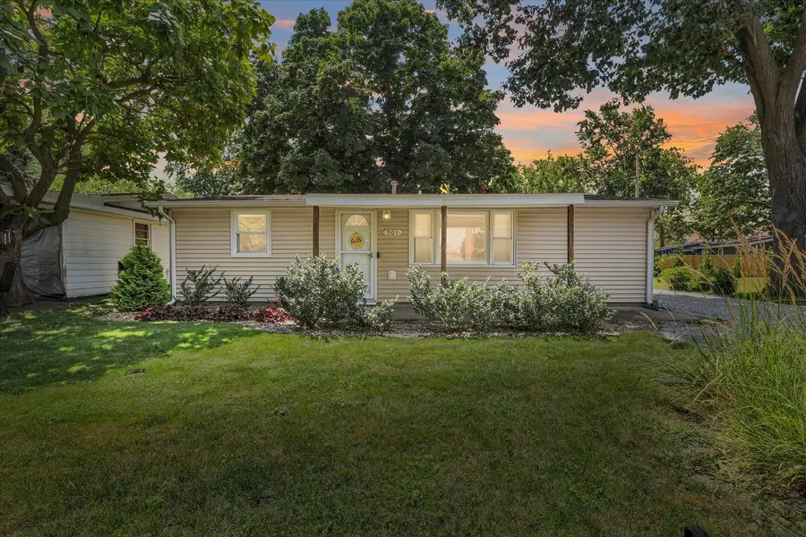 901 E Fairview Drive, Tuscola, IL 61953 - #2