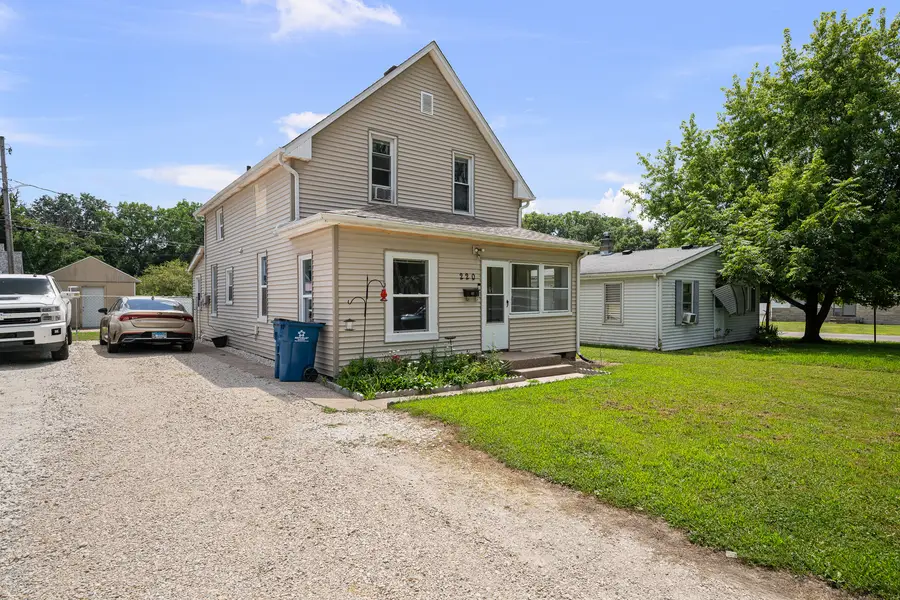 220 30th Avenue, East Moline, IL 61244 - #2