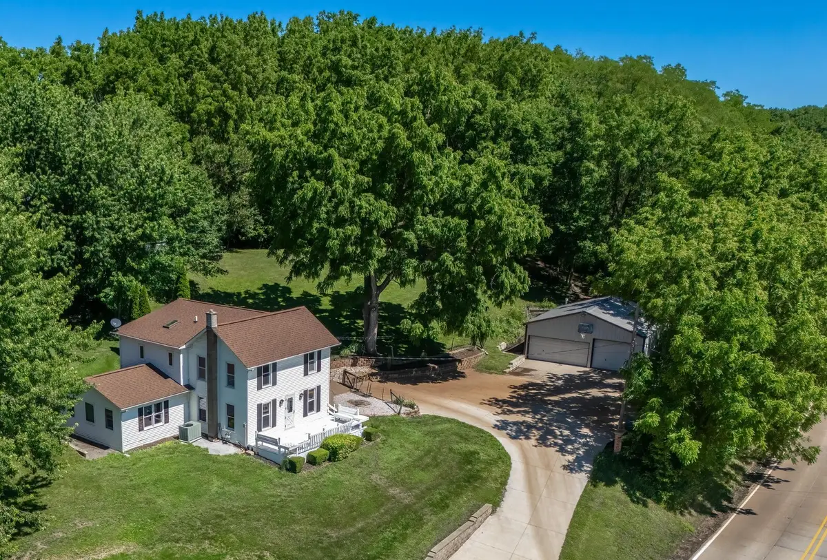 6400 Valley Drive, Bettendorf, IA 52722 - #1