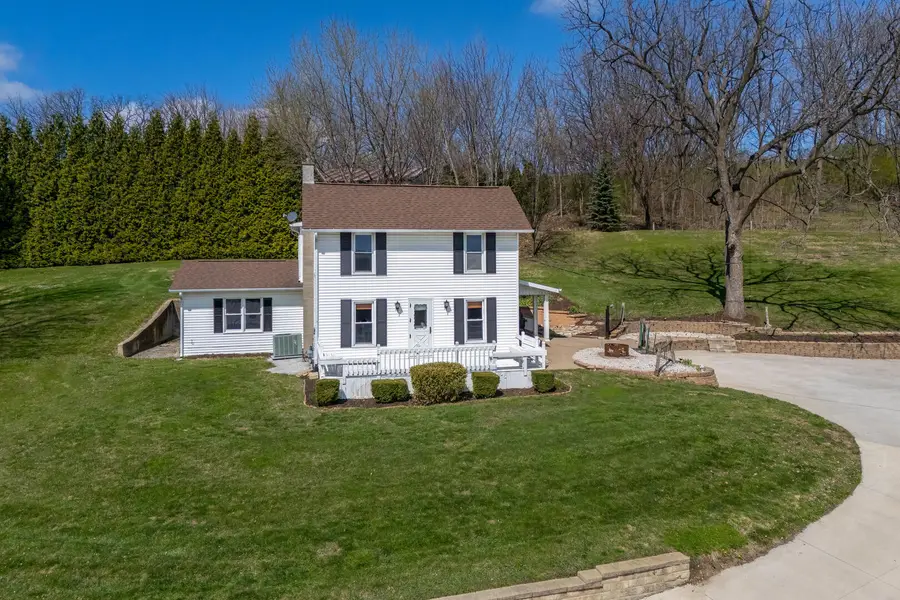 6400 Valley Drive, Bettendorf, IA 52722 - #2