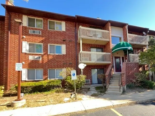 820 N Lakeside Drive #3A, Vernon Hills, IL 60061 - #1