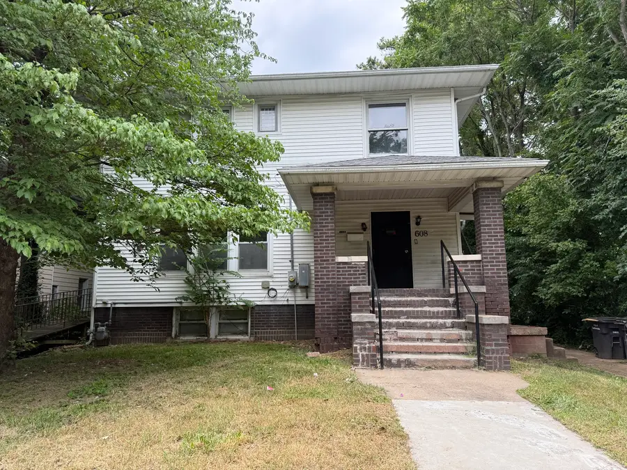608 W Main Street, Carbondale, IL 62901 - #2