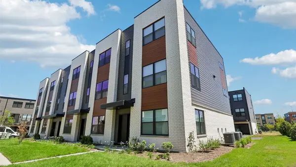 2224 Waters Edge Drive #1114, Schaumburg, IL 60173