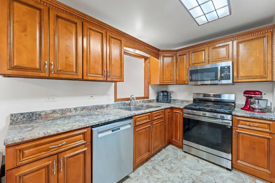 6940 Olympic Drive, Bridgeview, IL 60455 - #3