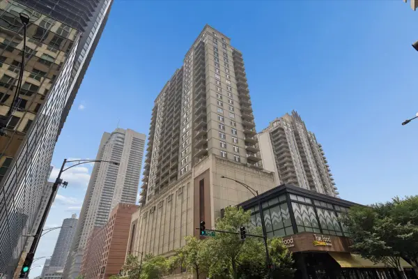 630 N State Street #904, Chicago, IL 60654