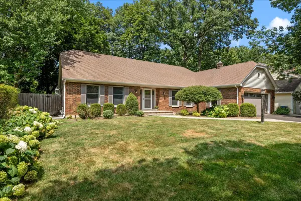 1846 Allen Lane, St. Charles, IL 60174