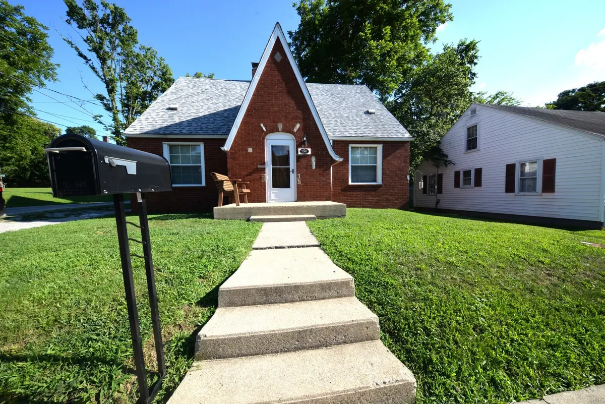 1501 Viola Avenue, Mount Vernon, IL 62864 - #1