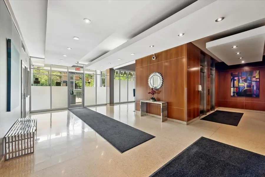 450 W Briar Place #8F, Chicago, IL 60657 - #2
