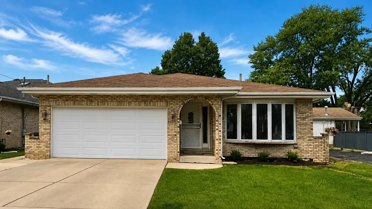 8608 Lamon Avenue, Burbank, IL 60459 - #1