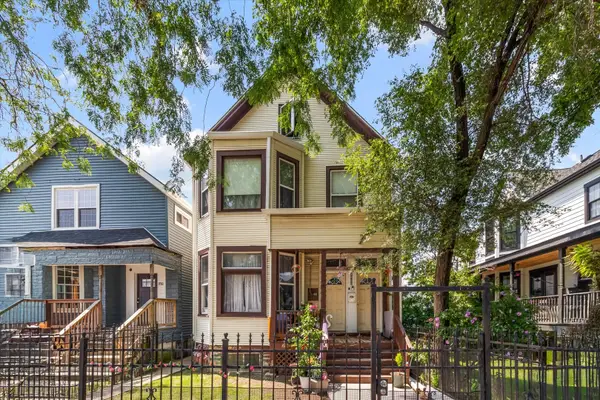 1922 N Central Park Avenue, Chicago, IL 60647