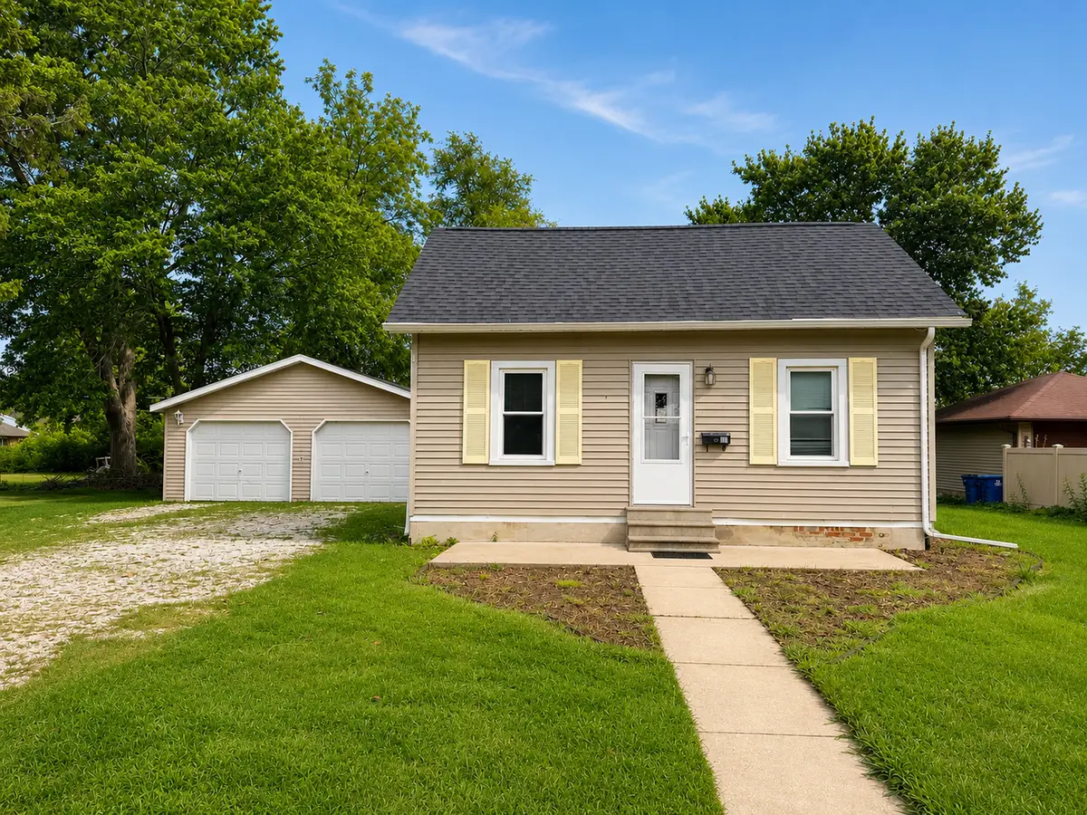 111 Maple Avenue, Minonk, IL 61760 - #1