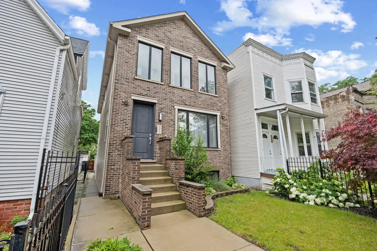 2911 N Richmond Street, Chicago, IL 60618 - #1