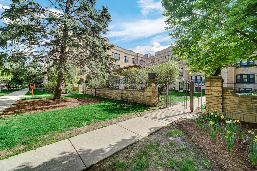 4027 N Mozart Street #1, Chicago, IL 60618 - #3