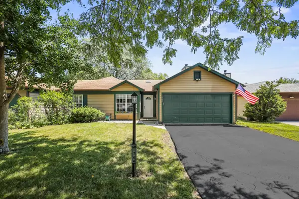 1744 Ranchview Drive, Naperville, IL 60565