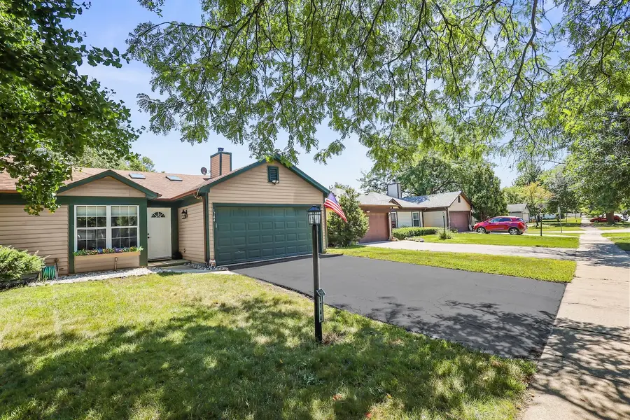 1744 Ranchview Drive, Naperville, IL 60565 - #2