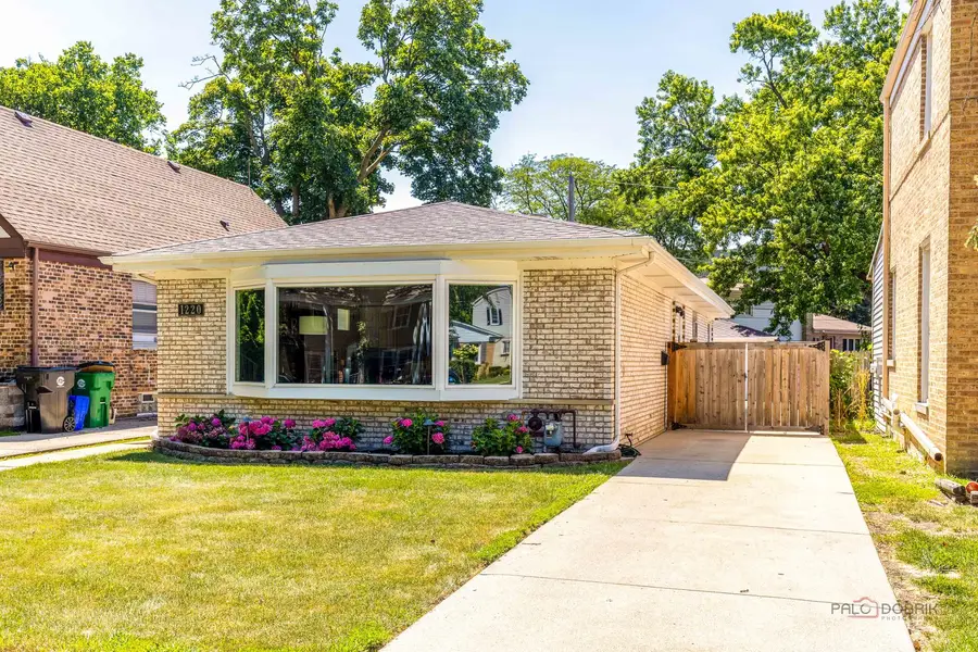 1220 Elliott Street, Park Ridge, IL 60068 - #2