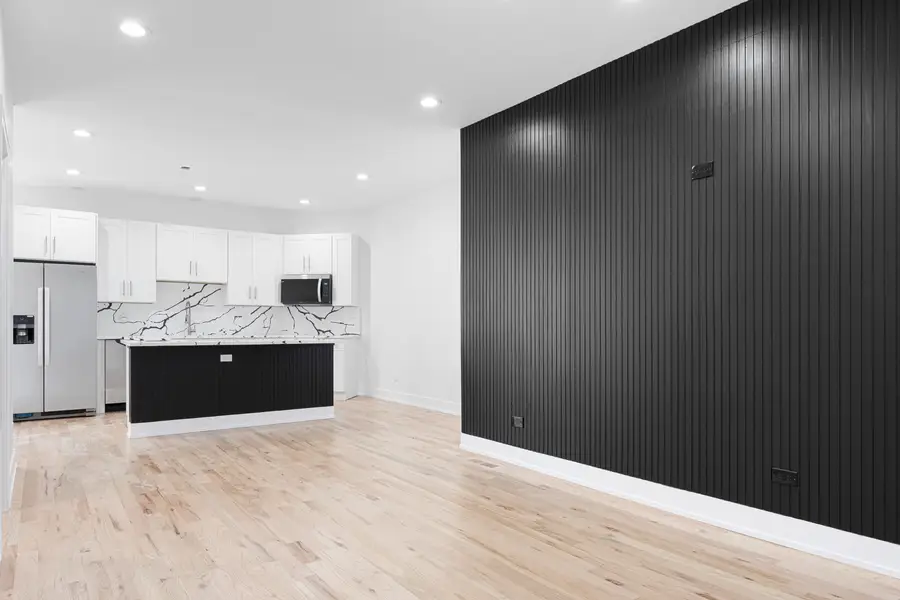 6627 S Saint Lawrence Avenue, Chicago, IL 60637 - #3