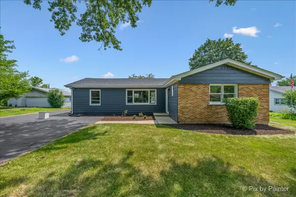 355 Hilltop Drive, North Aurora, IL 60542