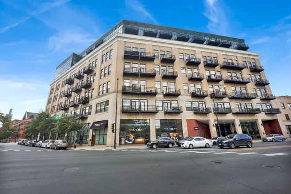 1645 W Ogden Avenue #718, Chicago, IL 60612